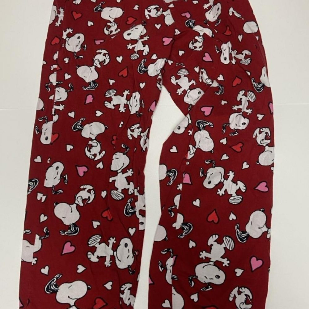 Peanuts Snoopy cotton pajama pants with white Snoopy characters and pink hearts